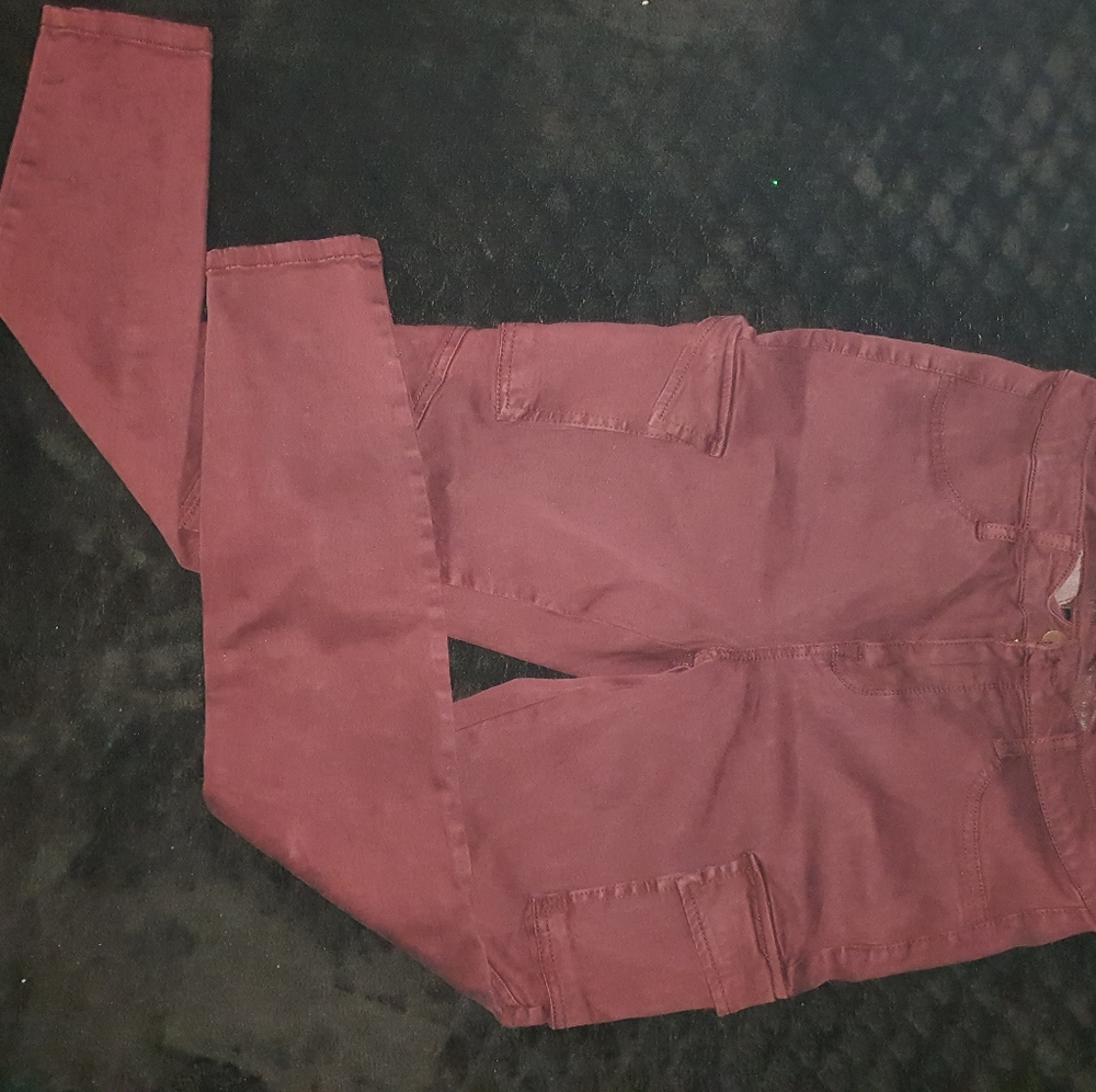 Maroon size 6